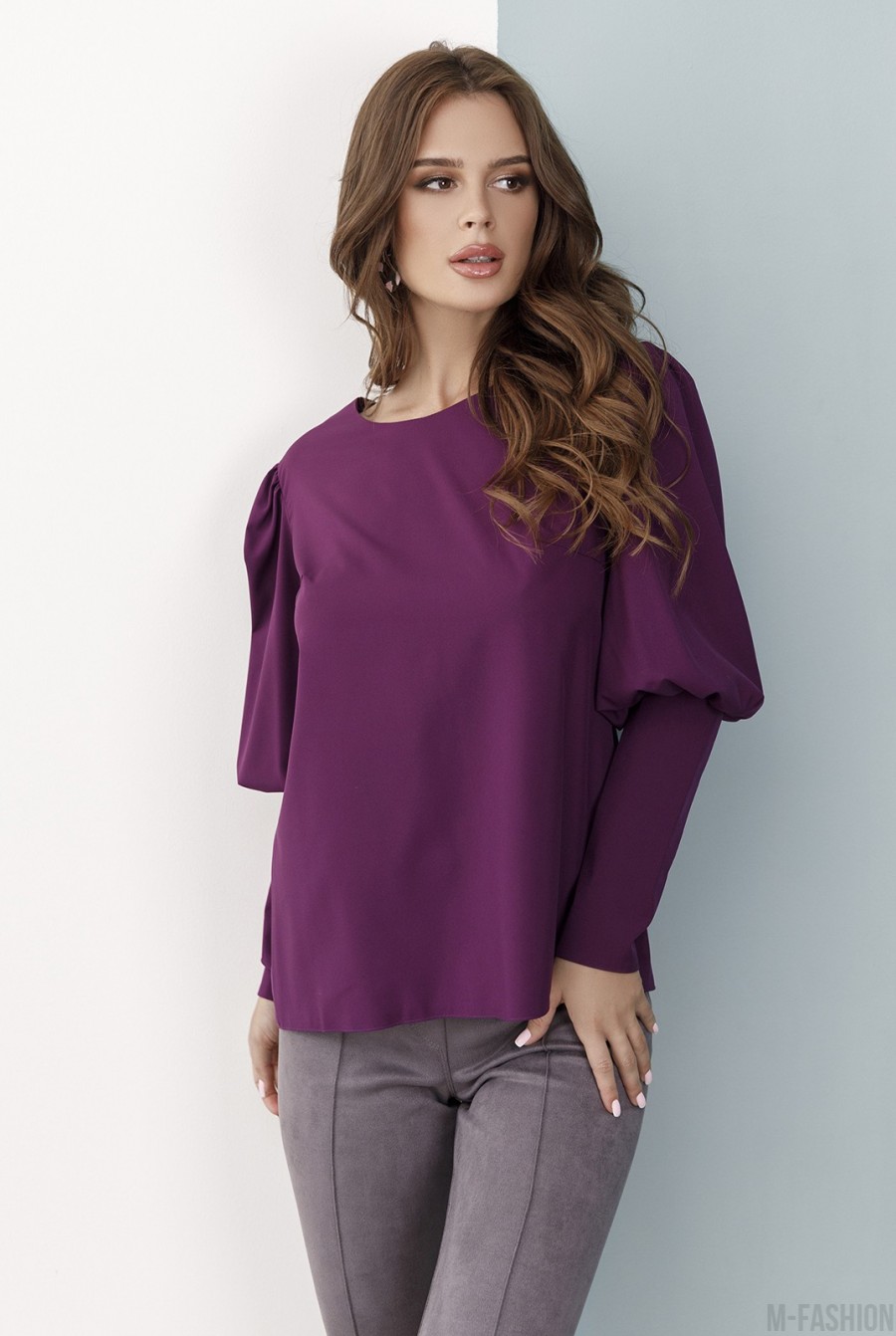 Фиолетовая классическая блуза с пуговицами - Фото 1