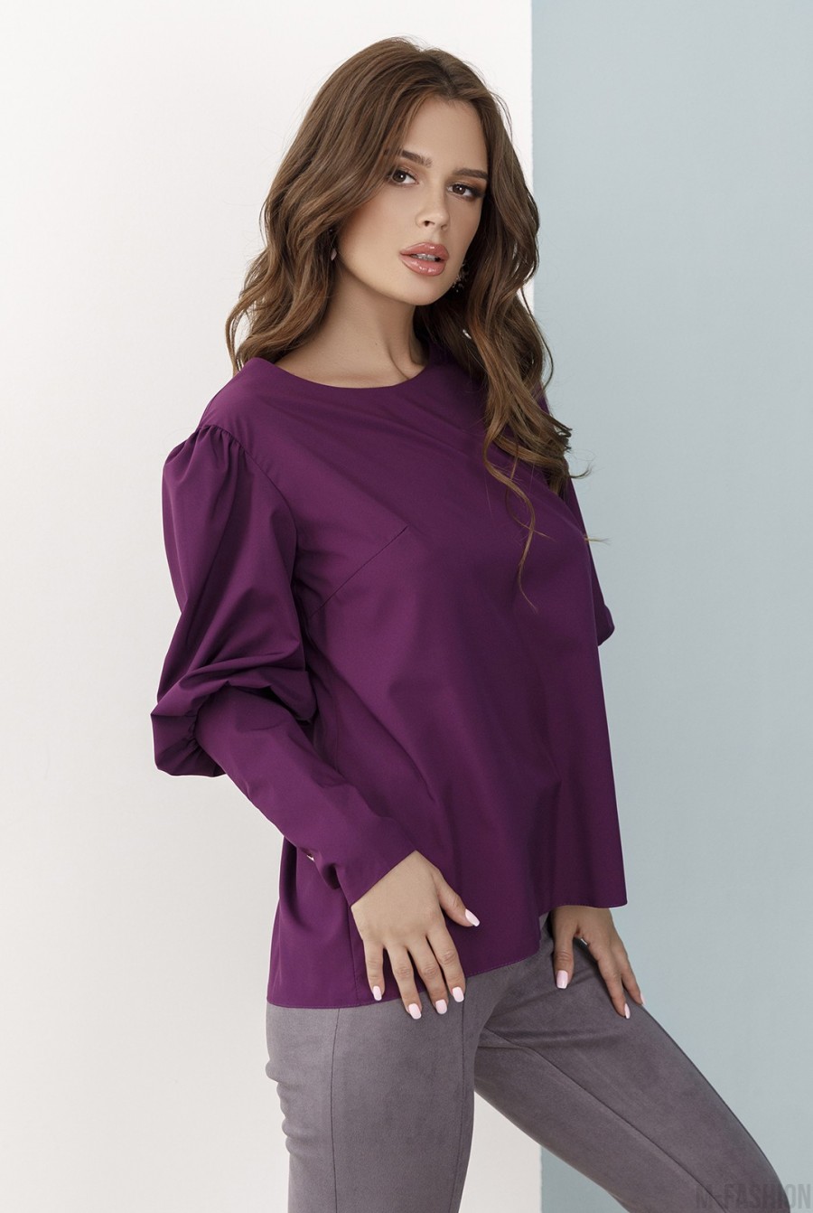 Фиолетовая классическая блуза с пуговицами- Фото 2