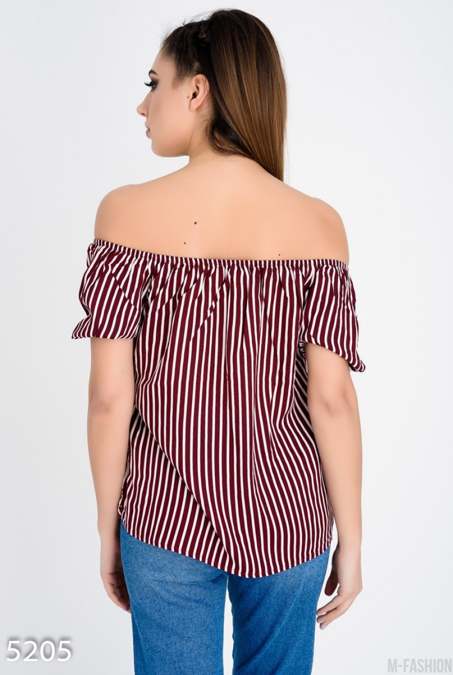 Бордовая в белую полоску удлиненная блуза с открытыми плечами- Фото 3