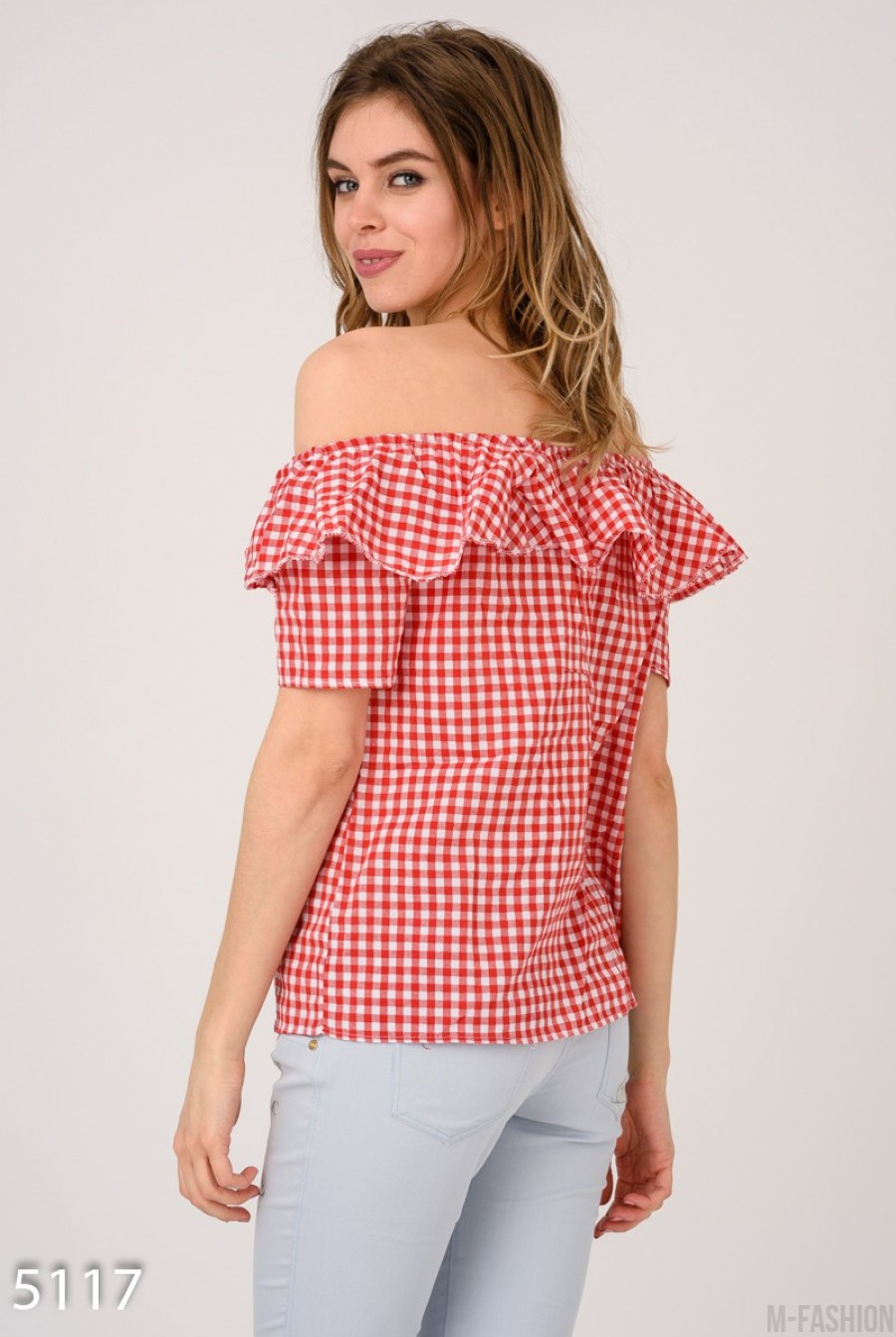 Красная клетчатая блузка с отворотом-воланом и вышивкой- Фото 5