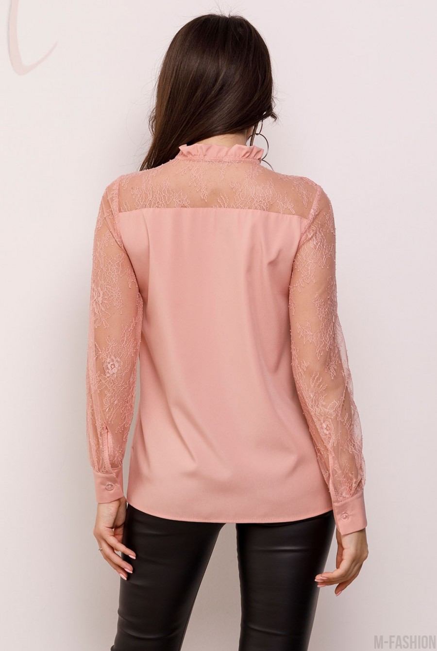 Персиковая блуза с кружевными вставками- Фото 3