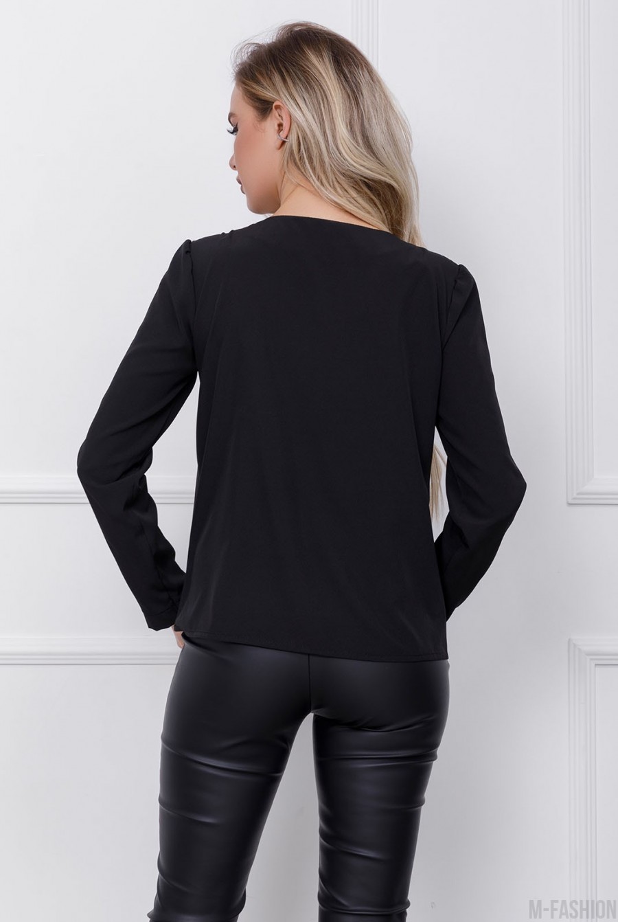 Черная нарядная блуза с воланом- Фото 3