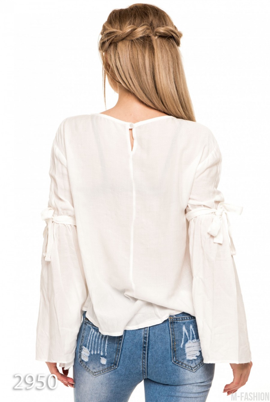 Белая прямая блуза с длинными присобранными расклешенными рукавами- Фото 5