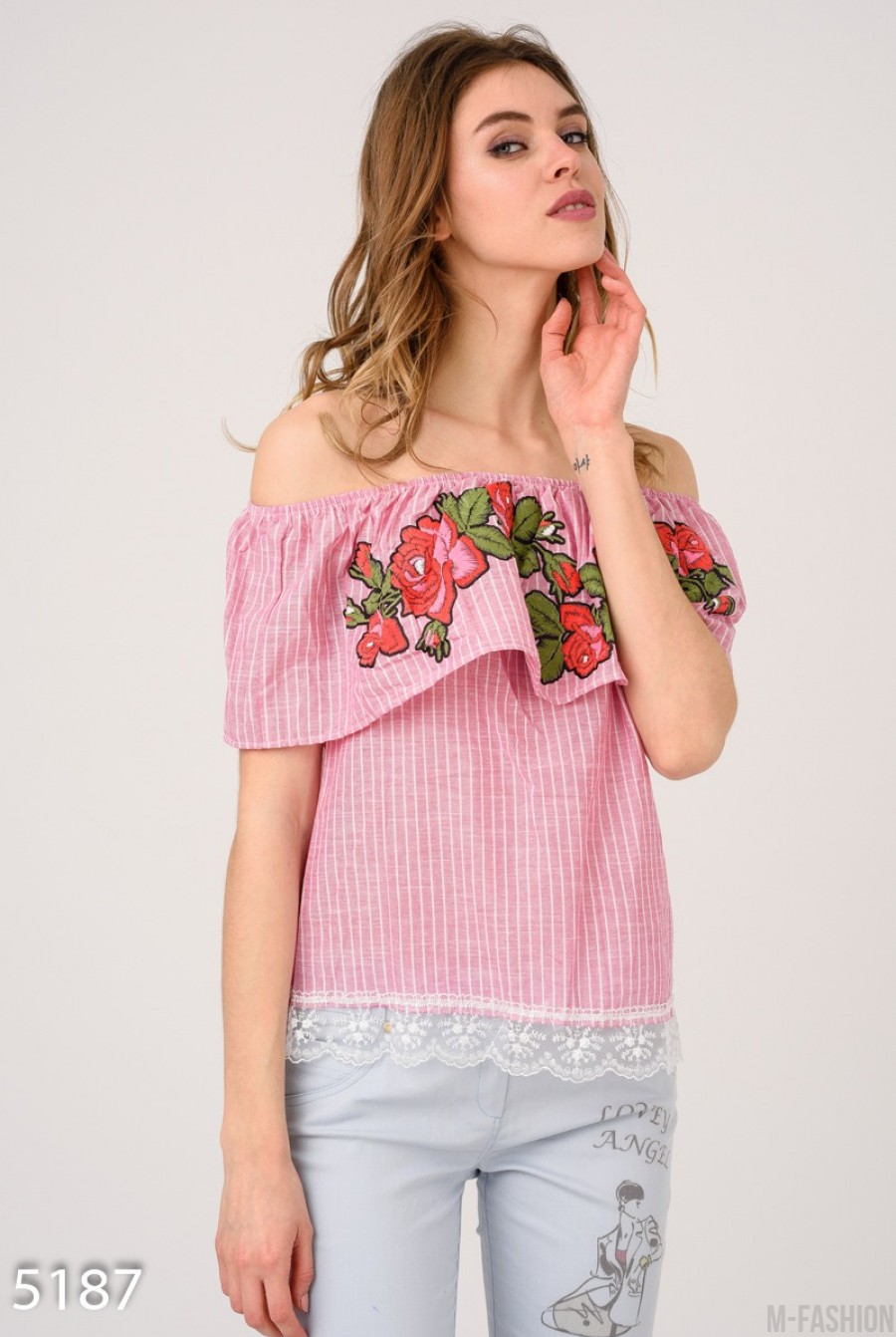 Сиреневая открытая блуза в полоску с цветочным узором и кружевом - Фото 1