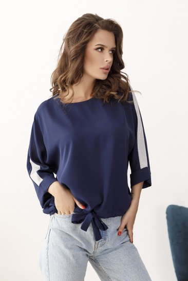 Темно-синяя крепдешиновая блуза с блестящими вставками