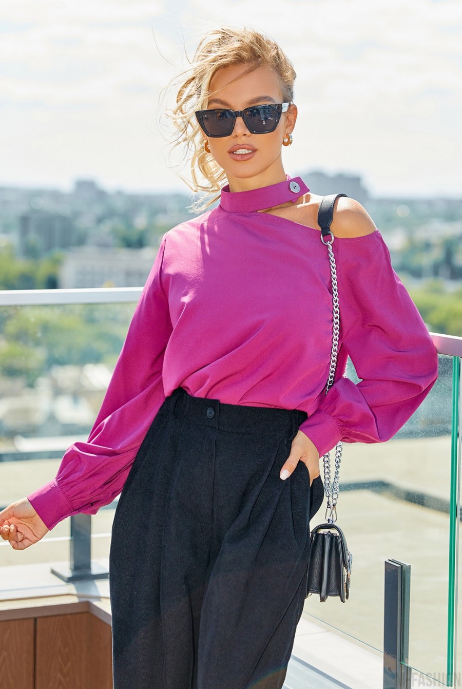 Фиолетовая блуза с открытым плечом- Фото 4