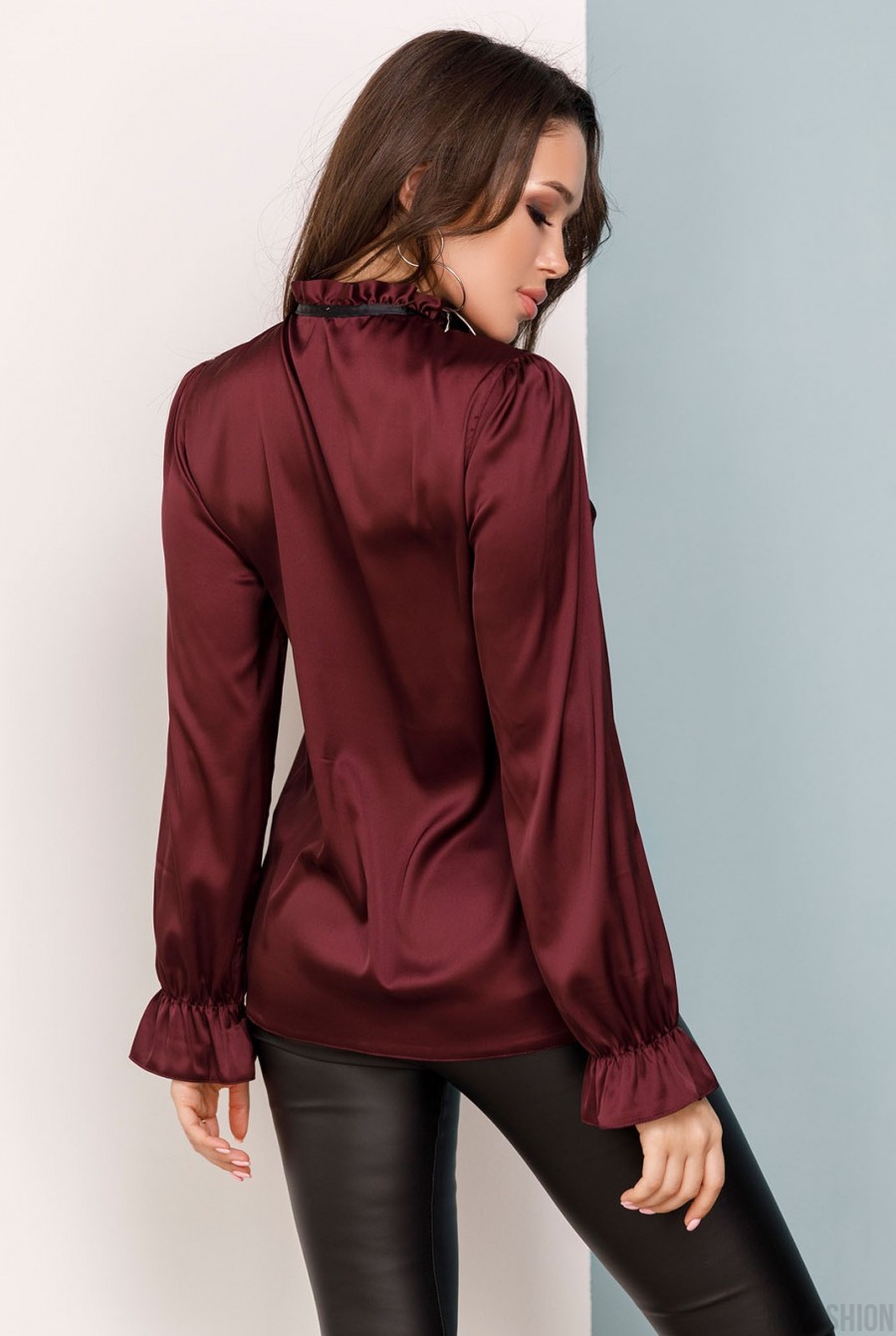 Бордовая шелковая блуза с воланами и рюшами- Фото 3