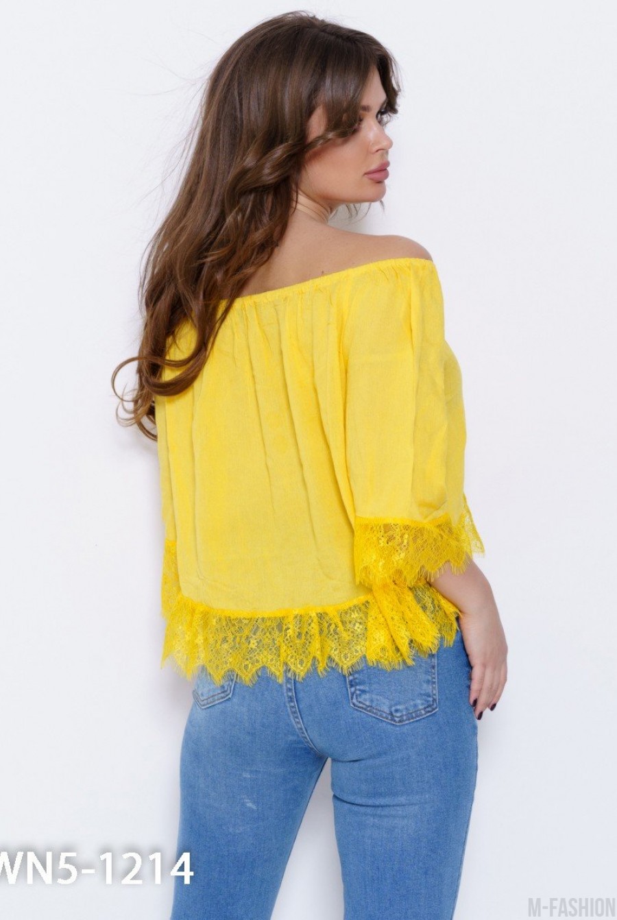 Короткая желтая оригинальная блуза с кружевом- Фото 3