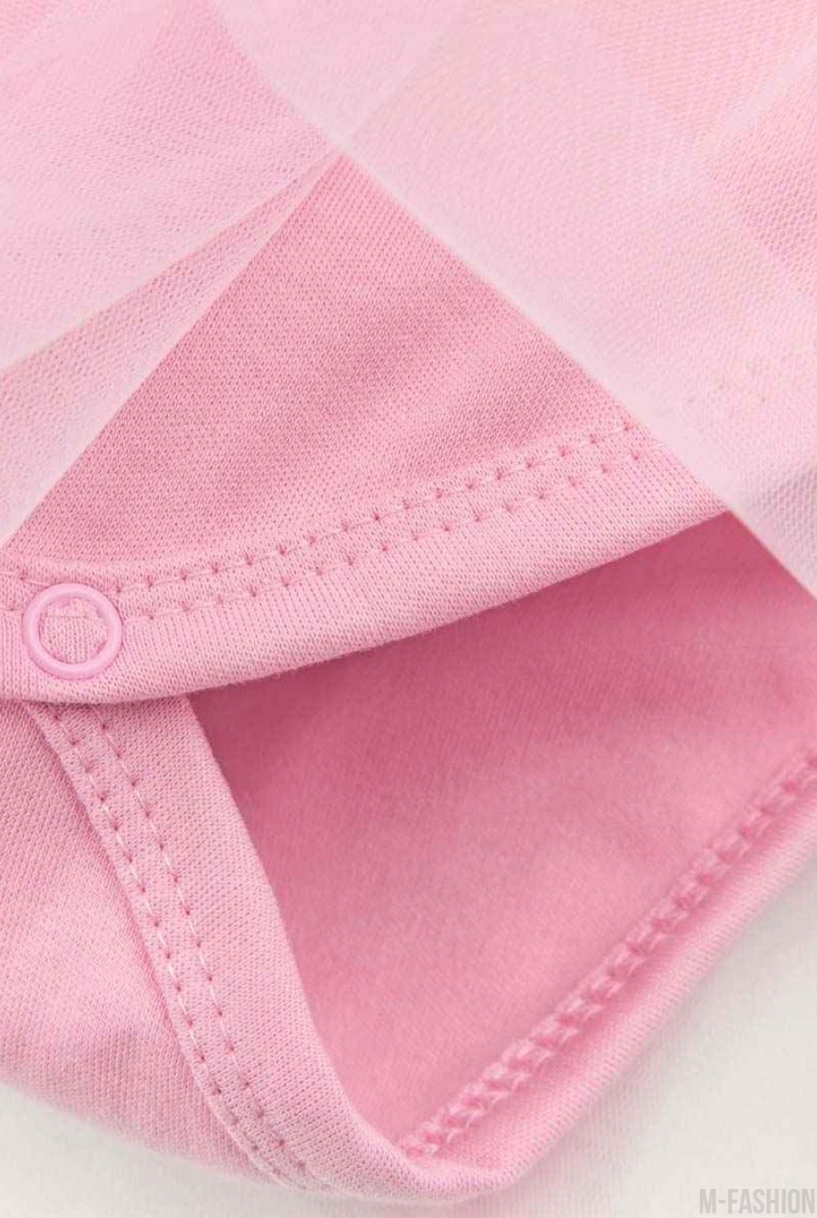 Розовое боди из хлопка с короткими рукавами, принтом и фатиновой юбкой- Фото 4
