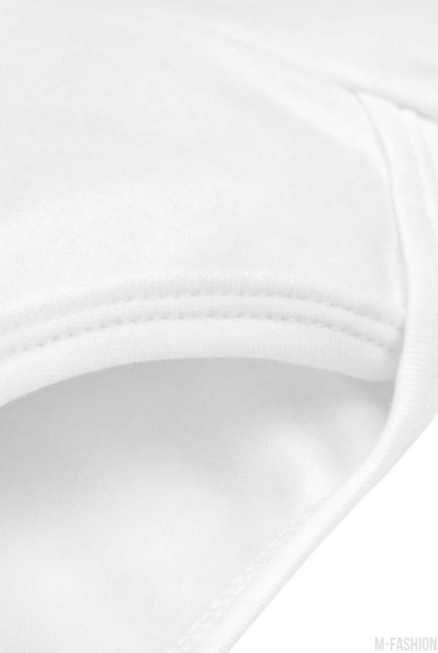 Белое трикотажное боди с короткими рукавами и принтом- Фото 3
