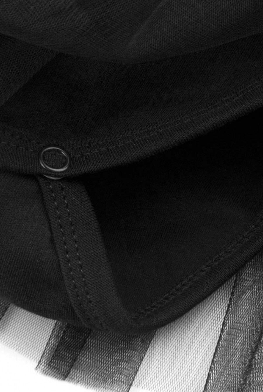 Черное трикотажное боди с принтом и фатиновой юбкой- Фото 5