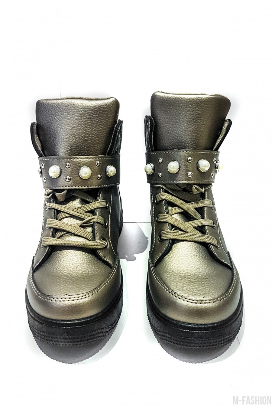 Серебристые высокие ботинки с искусственным жемчугом- Фото 2