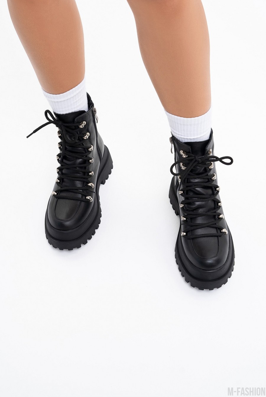 Черные утепленные байкой ботинки со шнуровкой- Фото 3