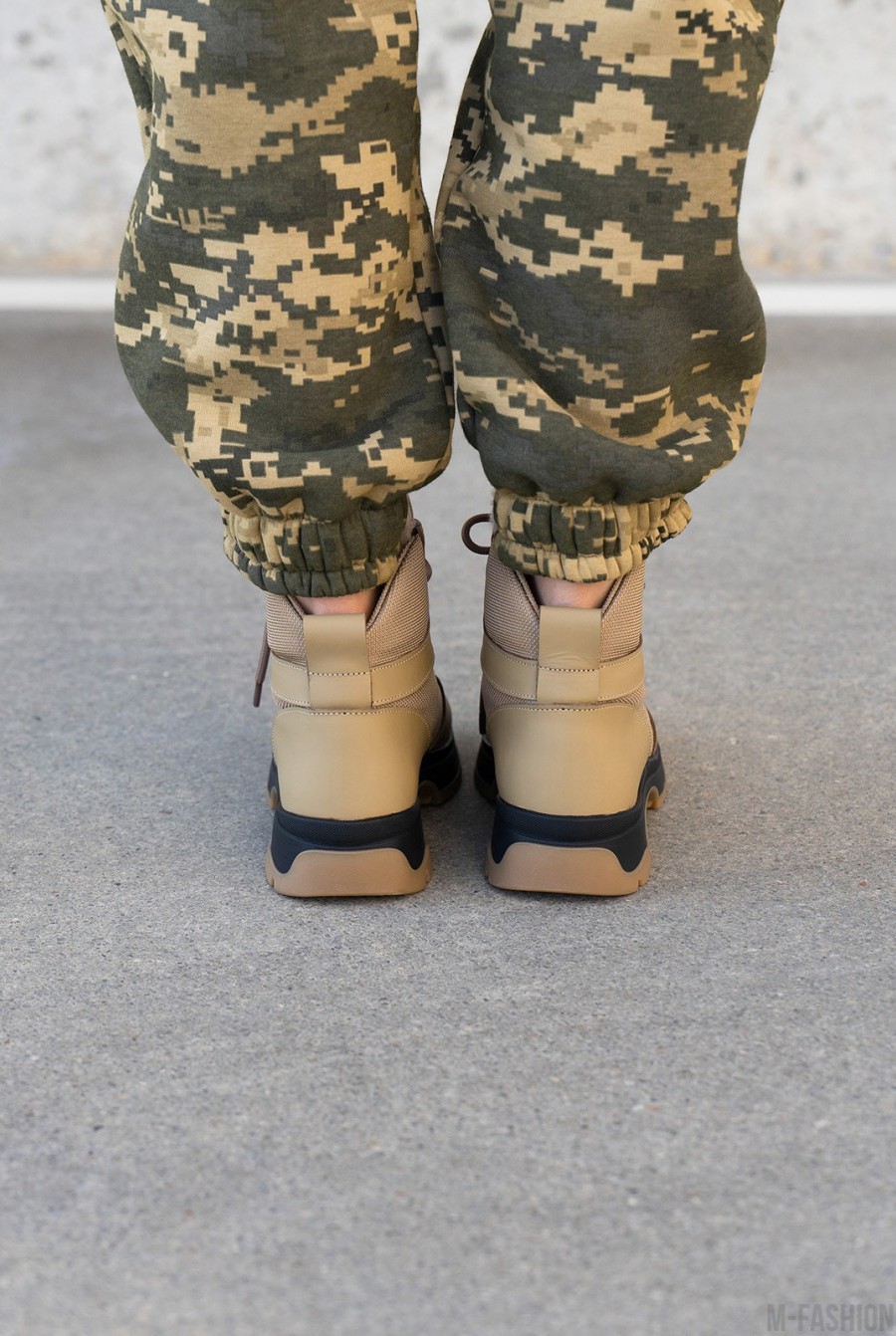 Бежевые кожаные ботинки на меху- Фото 3