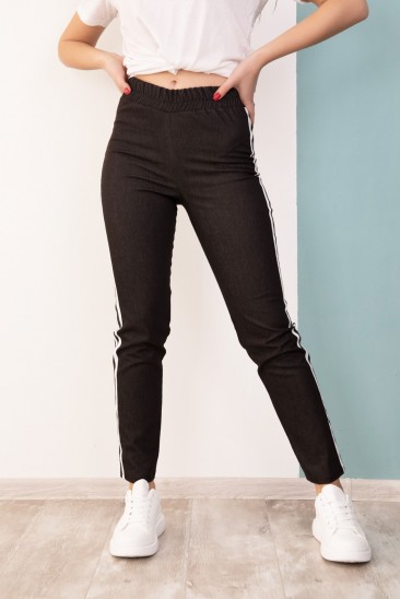 Черные джинсовые брюки с лампасами
