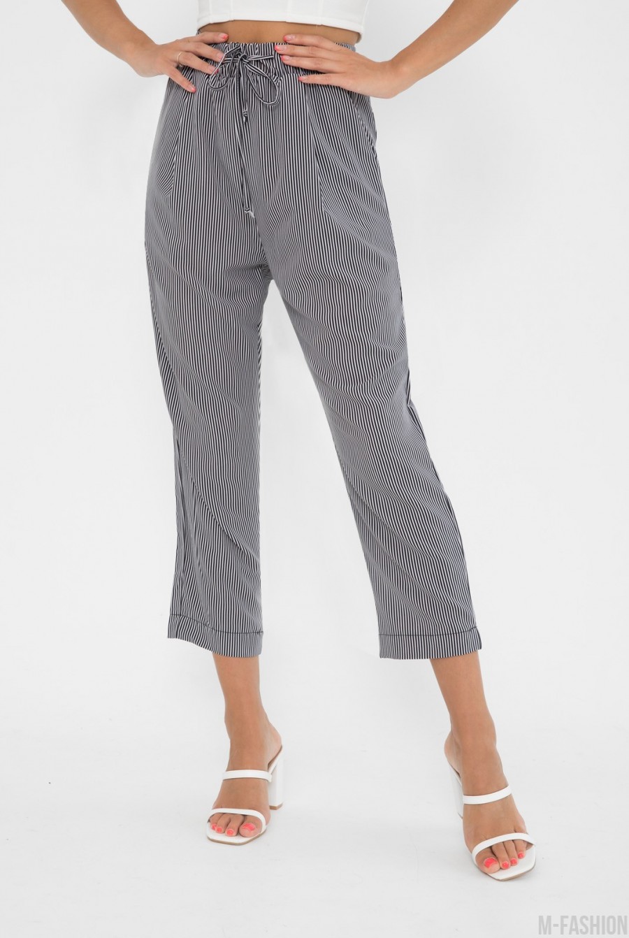 Черно-белые полосатые свободные брюки - Фото 1