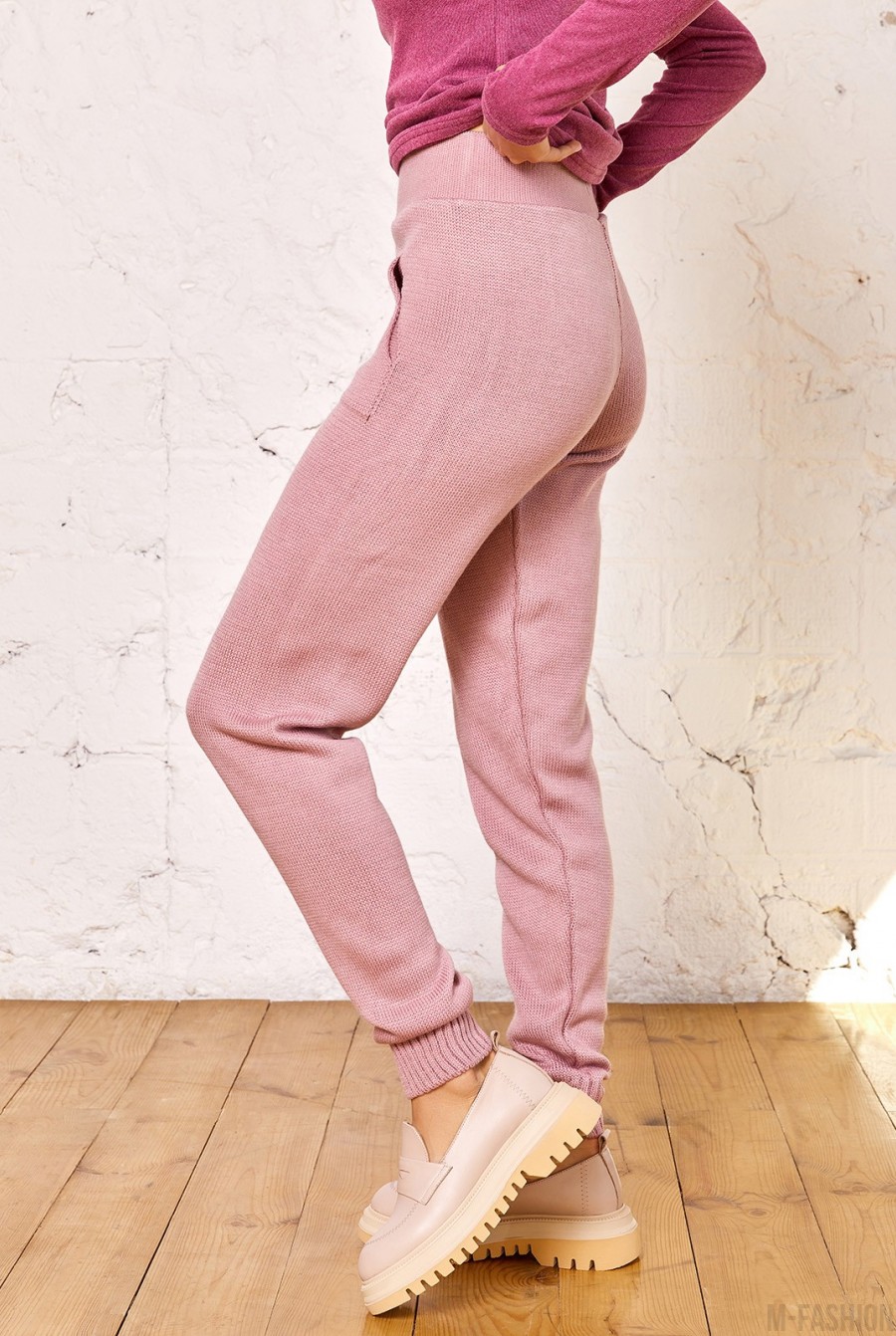 Розовые шерстяные вязаные брюки с манжетами- Фото 2