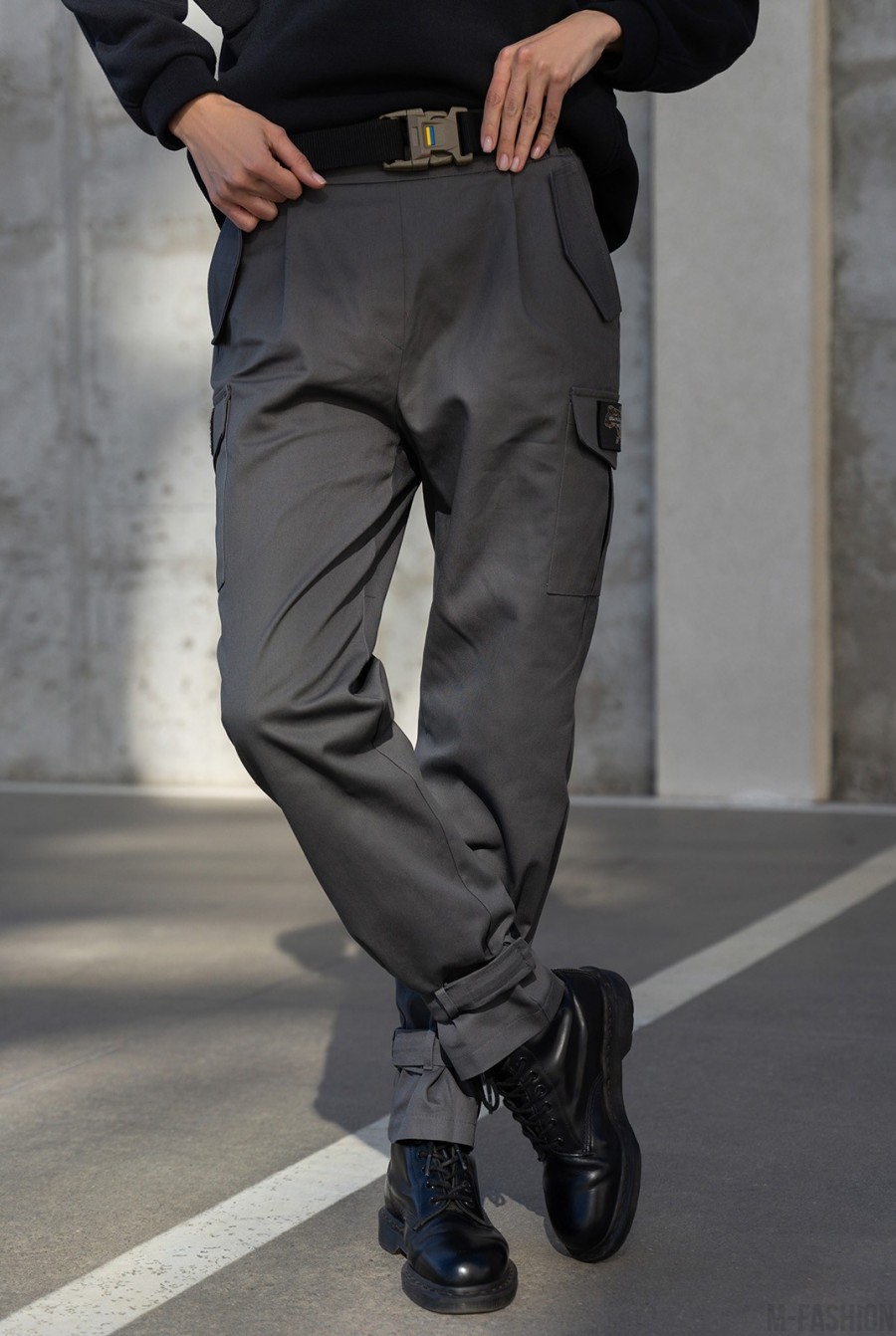 Серые коттоновые брюки карго - Фото 1