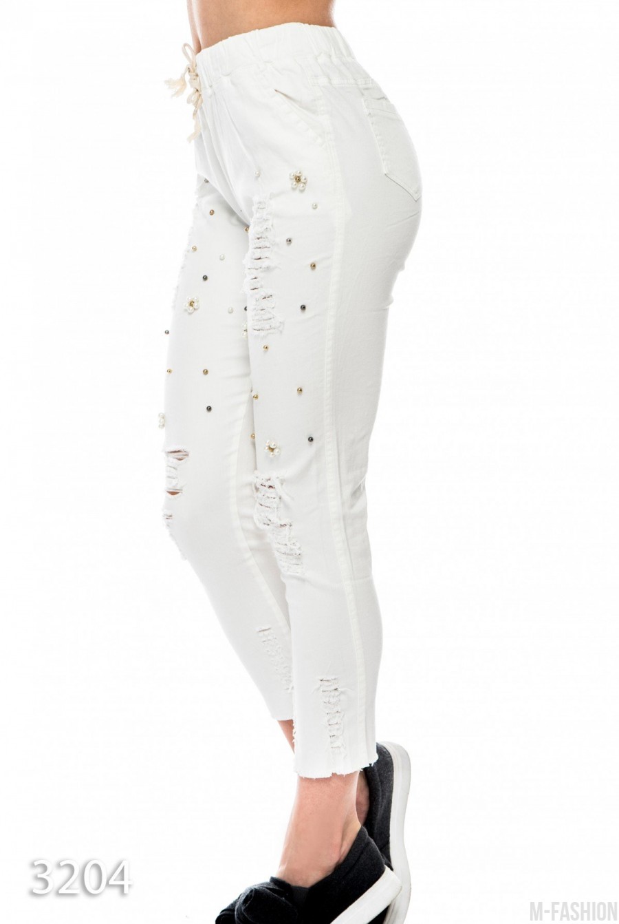 Белые джинсовые брюки с прорезями и бусинками- Фото 2
