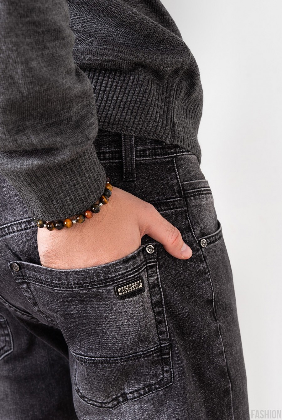 Классические потертые джинсы серого цвета- Фото 4