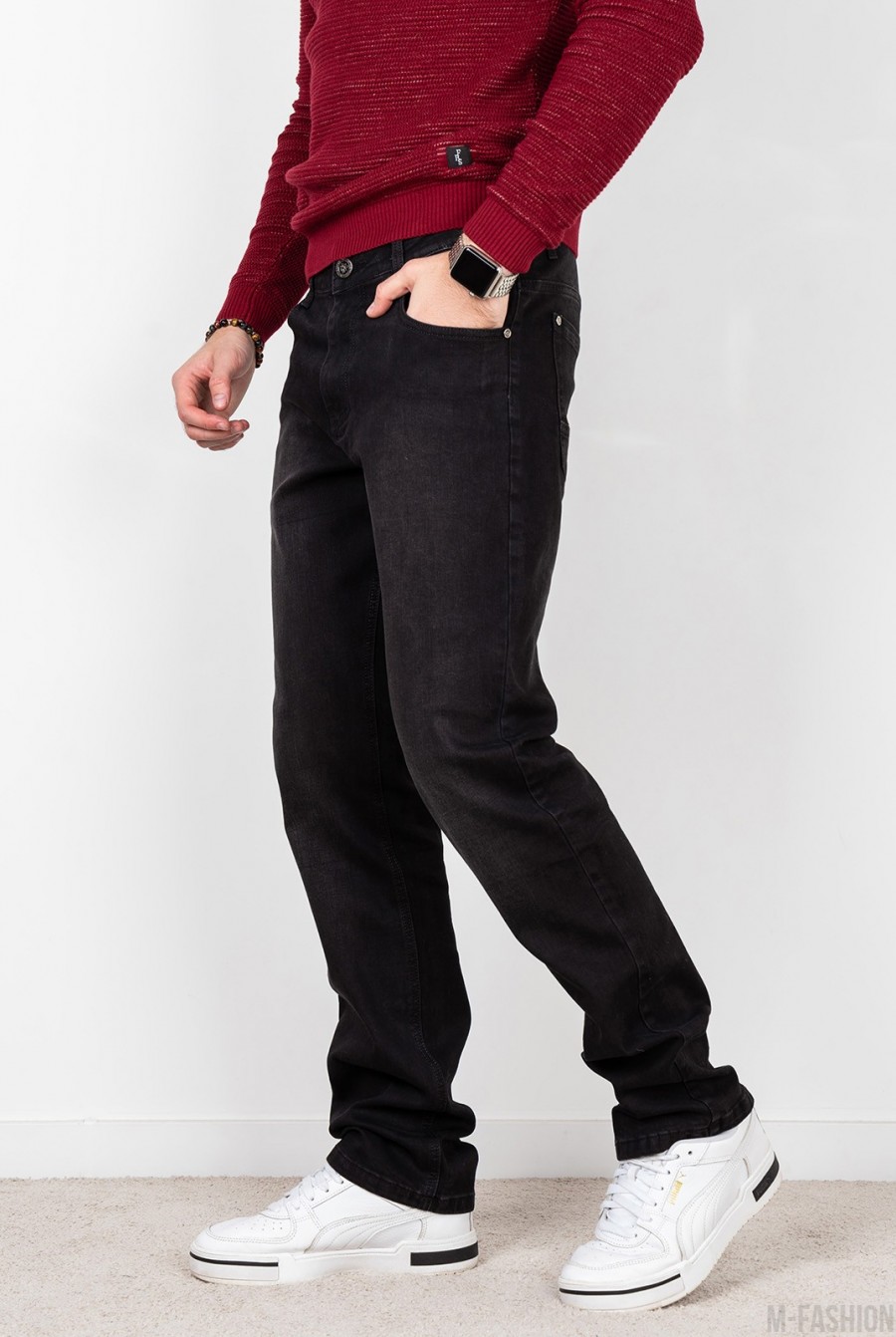 Черные джинсы с легкими потертостями- Фото 2