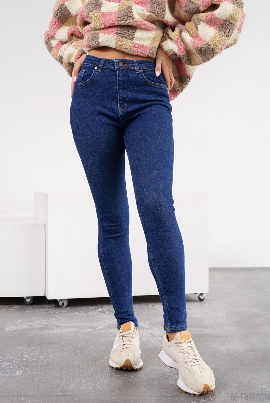 Синие облегающие джинсы скинни - Фото 1