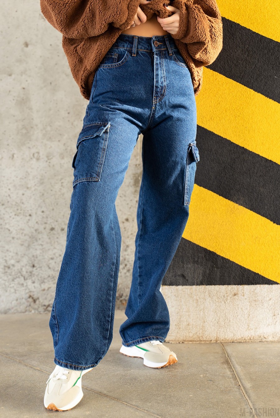 Синие широкие джинсы карго с карманами - Фото 1