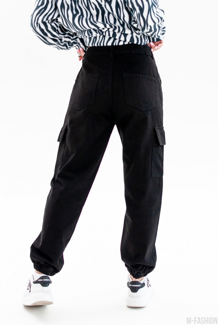 Черные джинсы карго с карманами- Фото 3