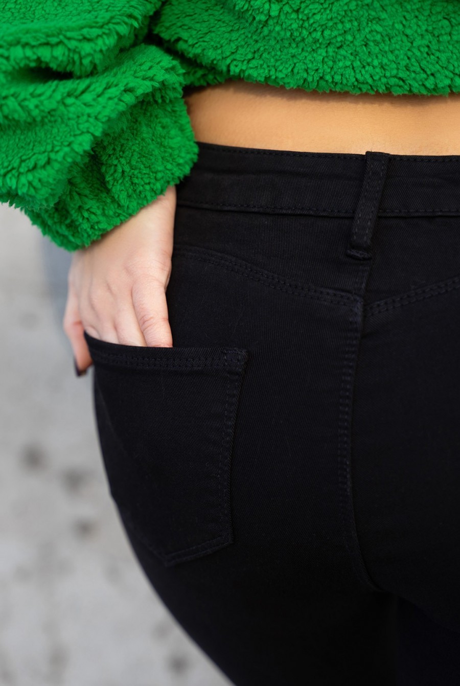 Черные утепленные джинсы скинни- Фото 4