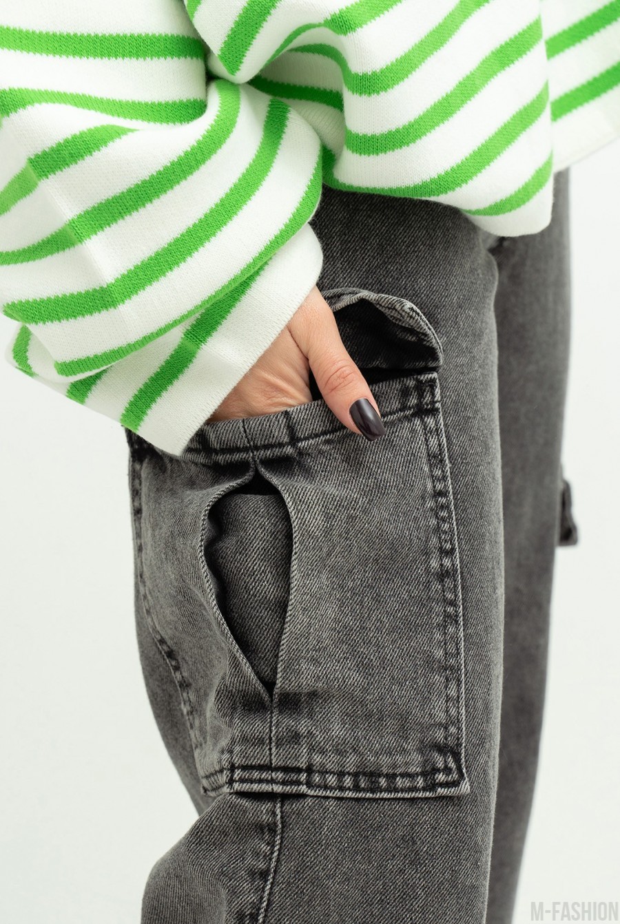Серые широкие джинсы карго с карманами- Фото 4