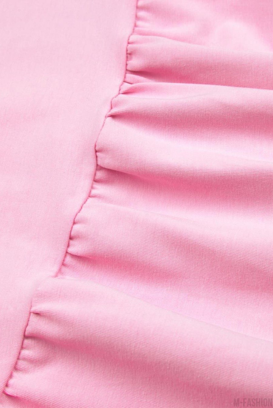 Трикотажная розовая футболка с баской и принтом- Фото 4