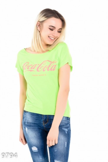 Салатовая футболка с надписью Coca-Cola