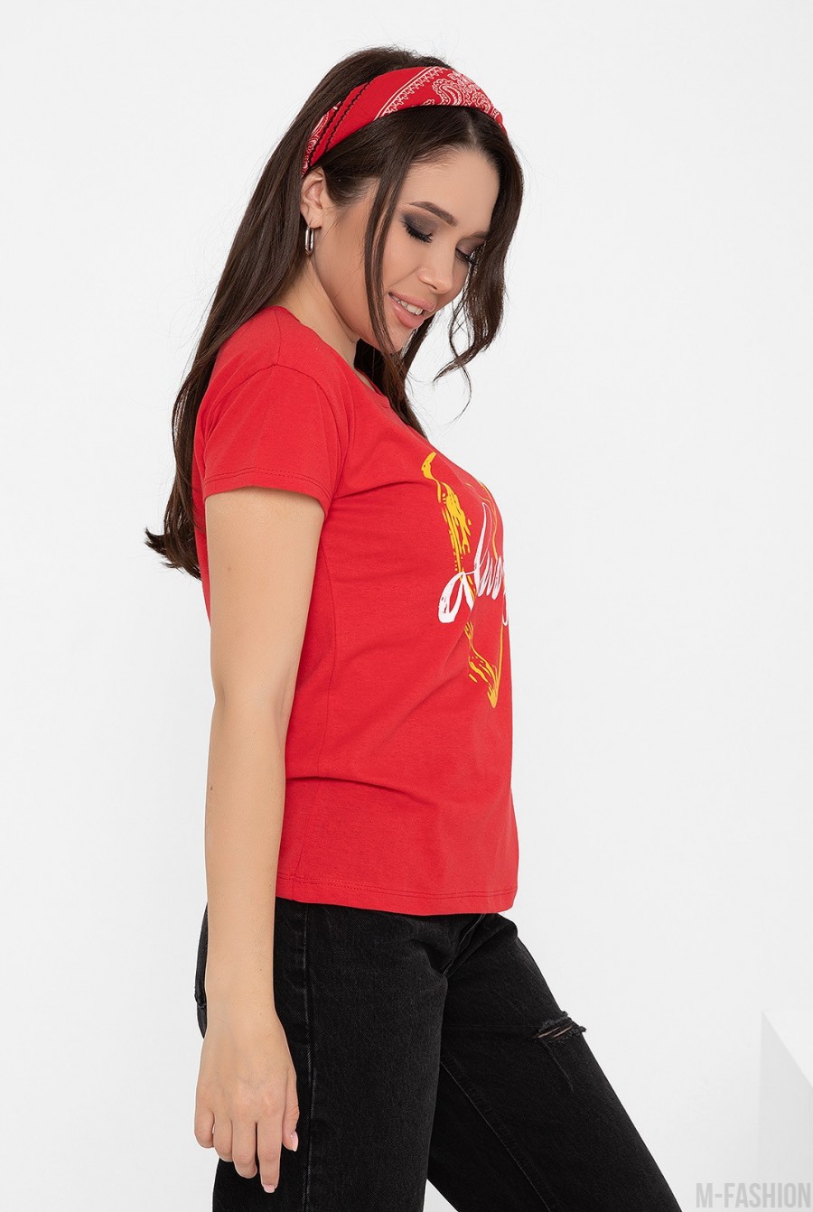 Красная трикотажная футболка с принтом- Фото 2