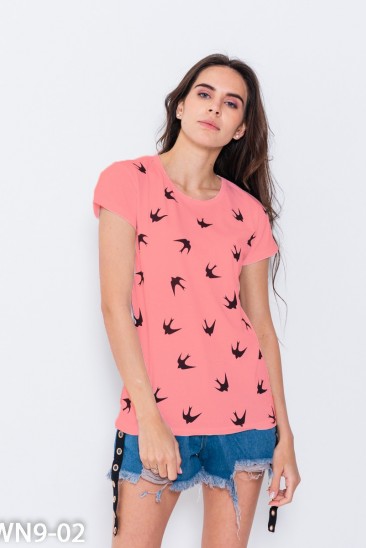 Розовая футболка из трикотажа с птичьим принтом