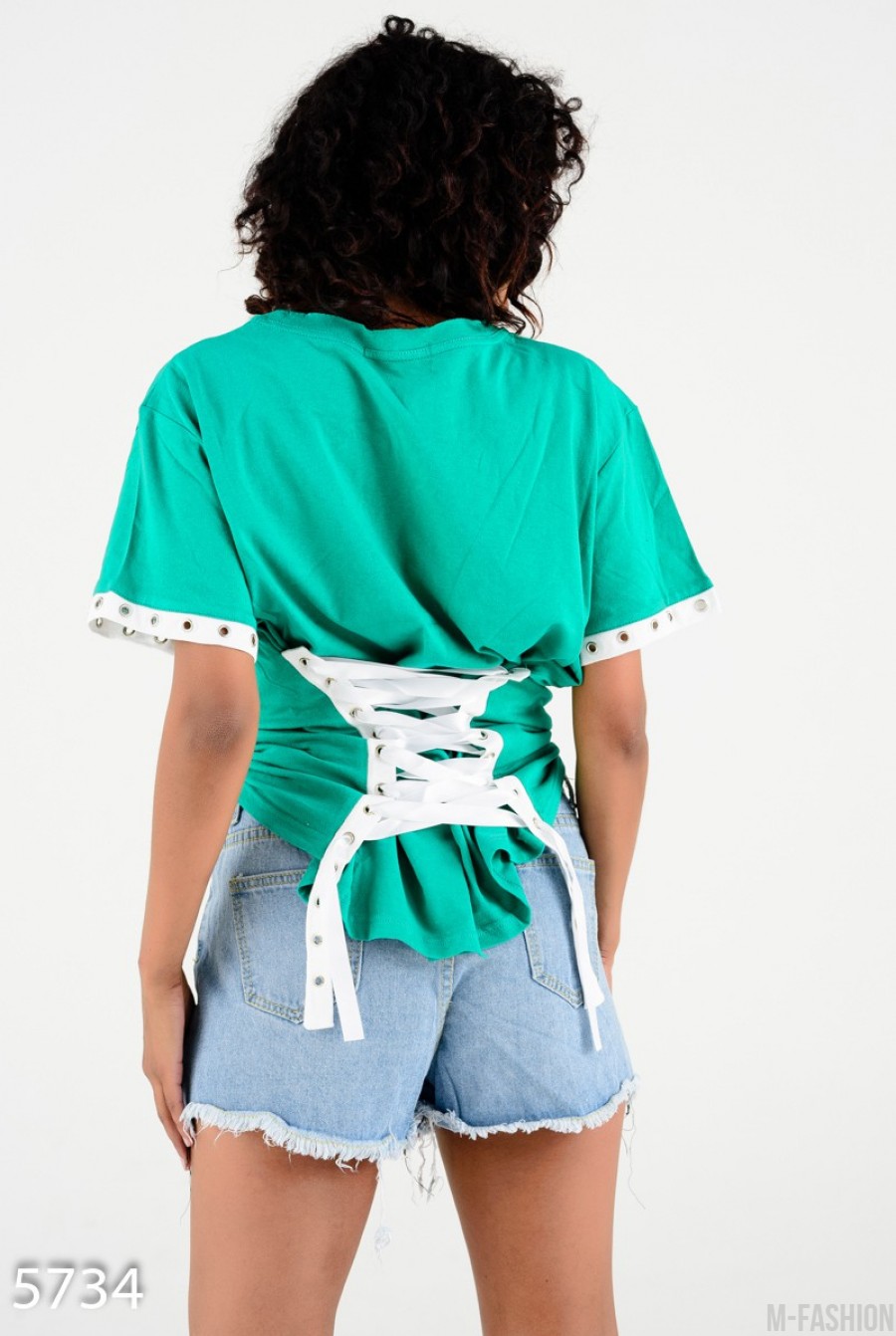 Зеленая футболка с корсетной шнуровкой на спине - Фото 1