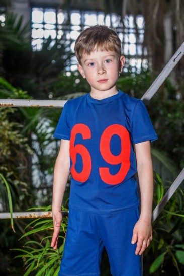 Футболка котоновая детская синего цвета с красными цифрами