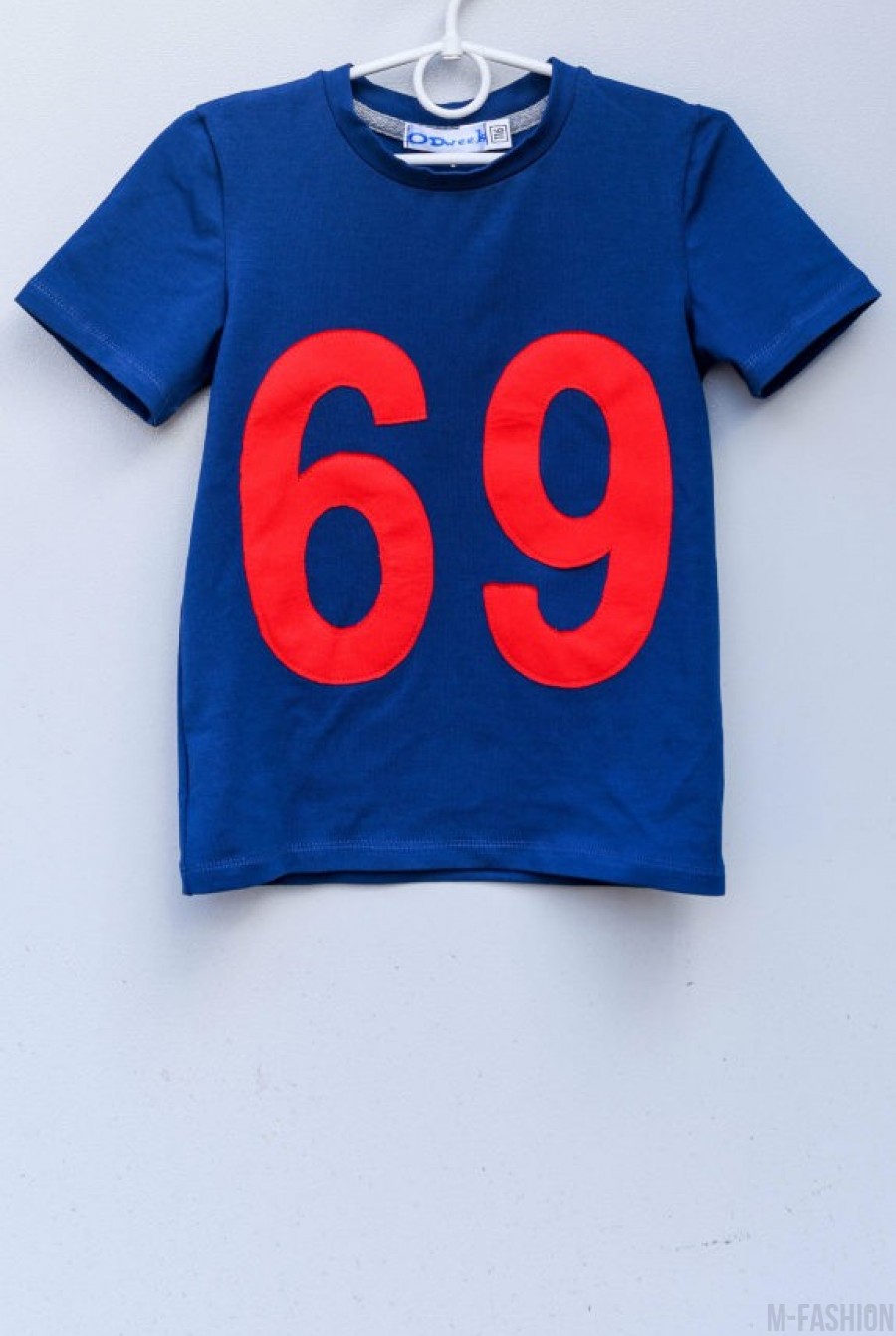 Футболка котоновая детская синего цвета с красными цифрами- Фото 3