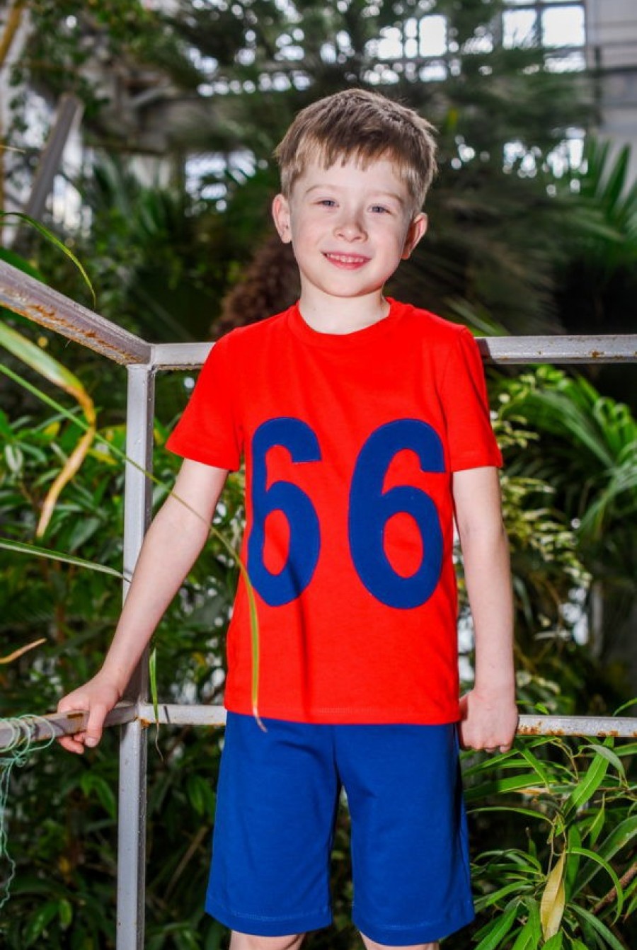 Футболка котоновая детская красного цвета с темно-синими цифрами - Фото 1