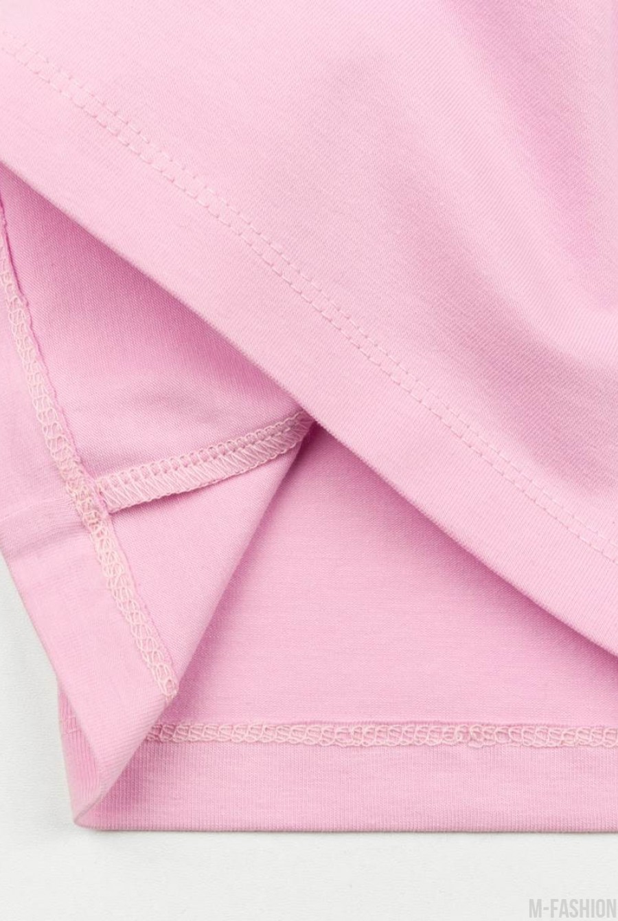 Котоновая розовая футболка с короткими рукавами и принтом- Фото 5