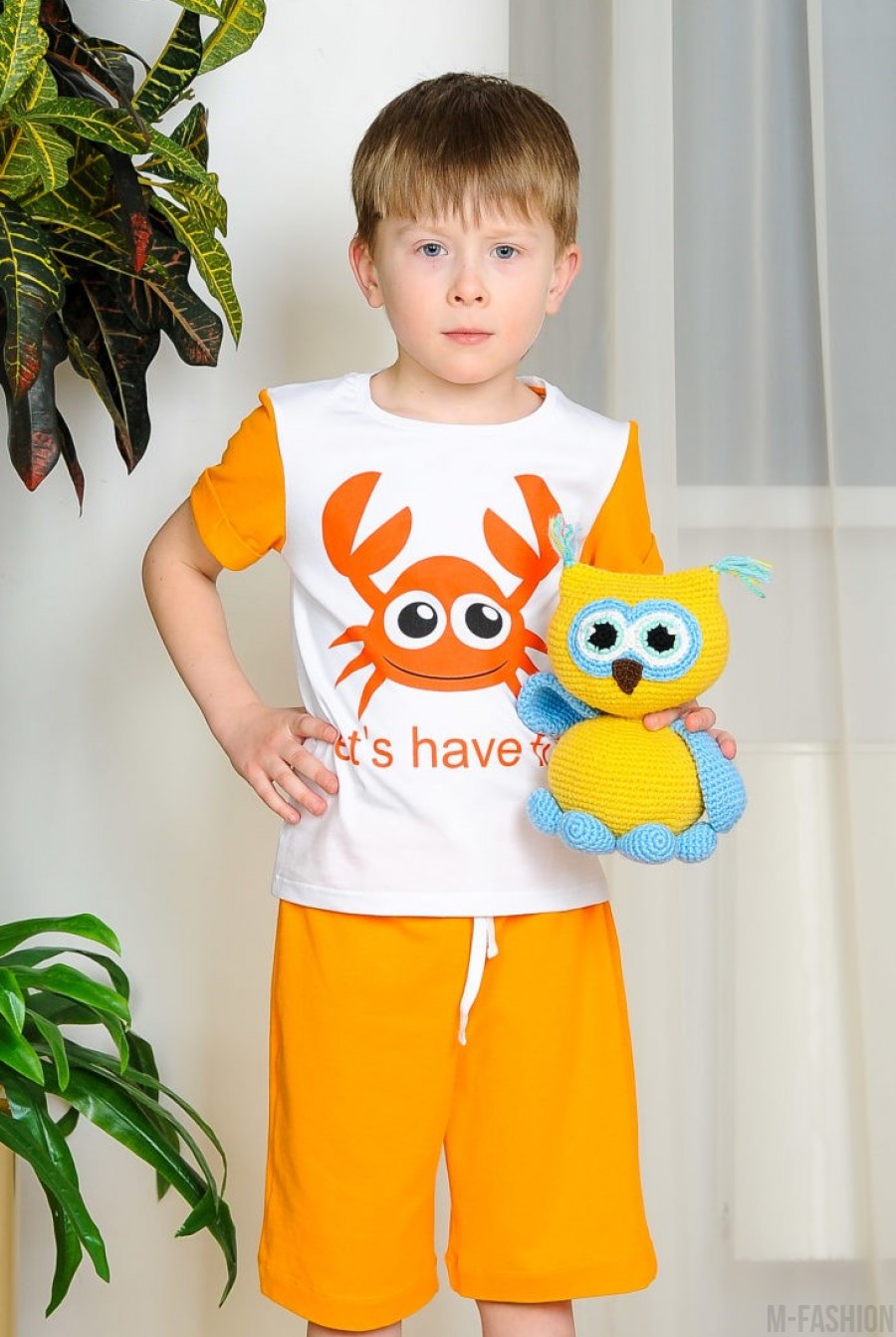 Футболка котоновая детская белого цвета с рисунком и оранжевыми рукавами- Фото 3