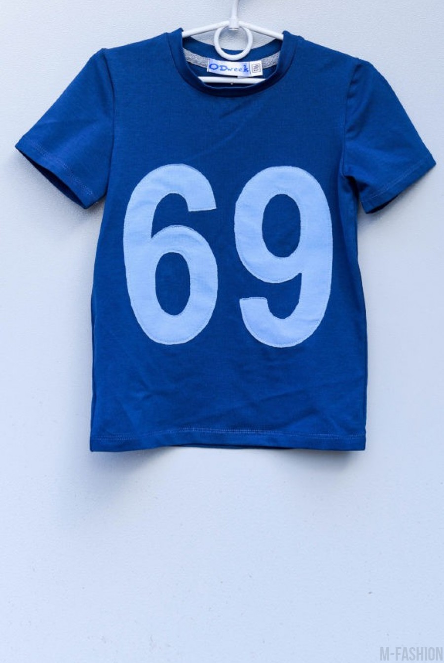 Футболка котоновая детская синего цвета с голубыми цифрами- Фото 3