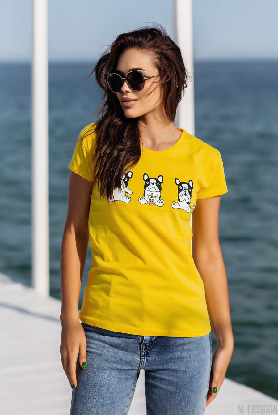 Желтая хлопковая футболка с ярким принтом - Фото 1