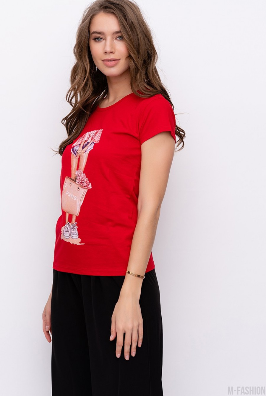 Красная футболка из тонкого хлопка декорированная принтом- Фото 3