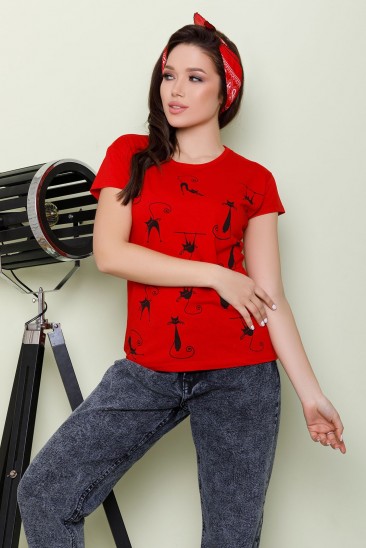Красная хлопковая футболка с кошками