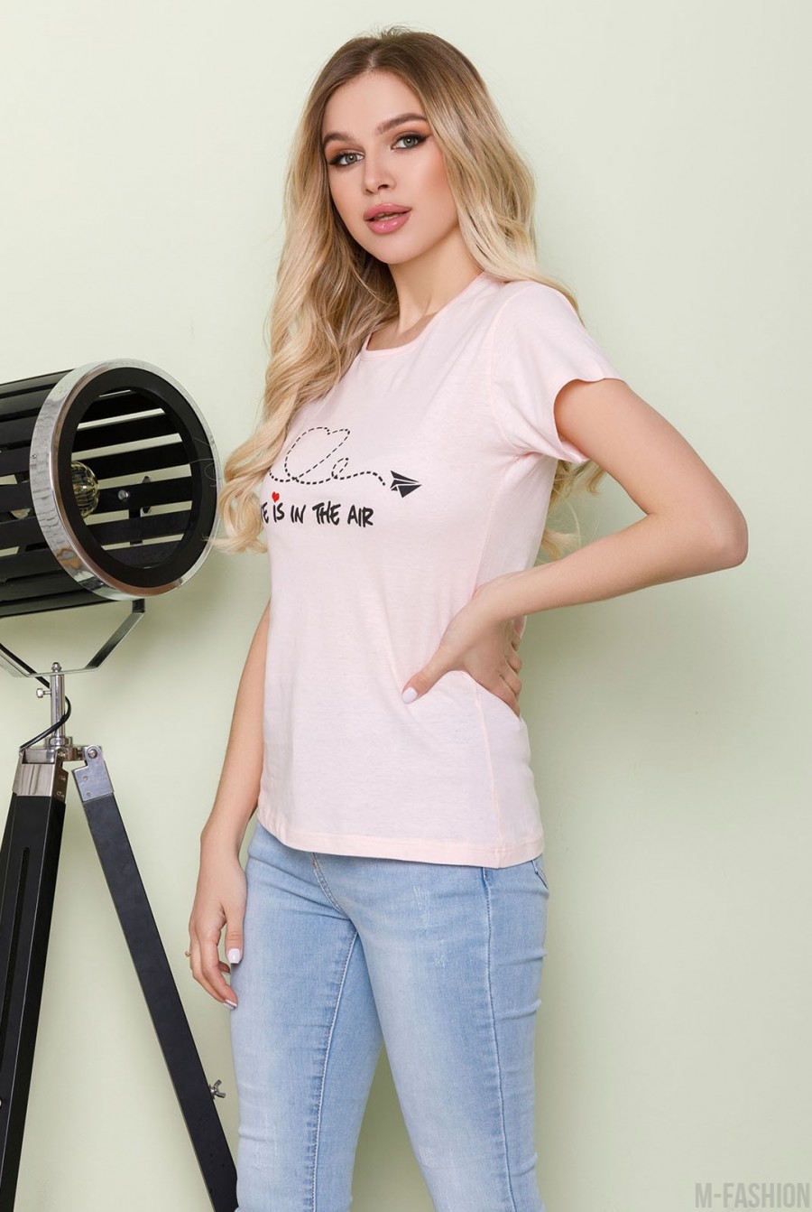 Розовая трикотажная футболка с принтом- Фото 2