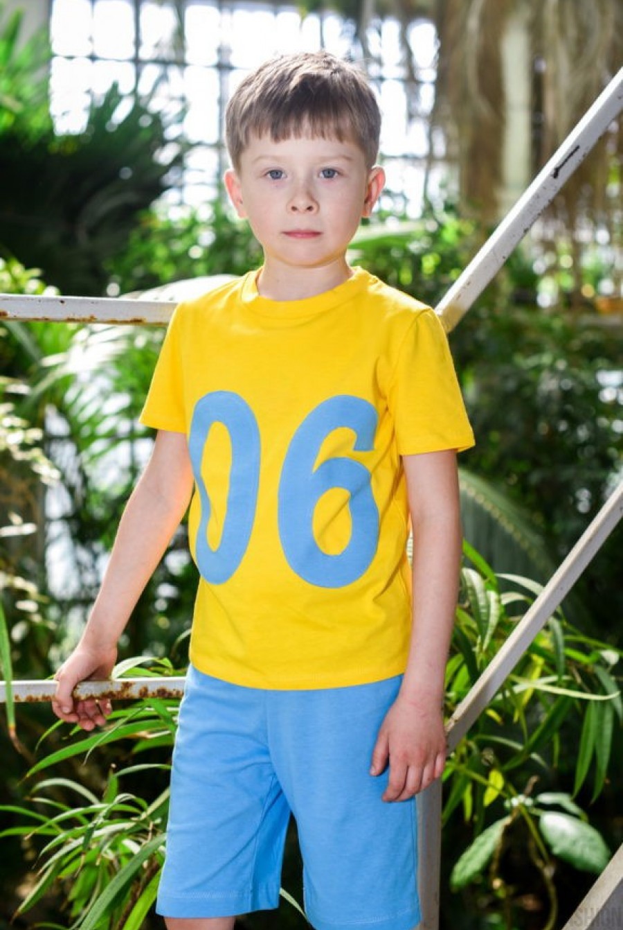 Футболка котоновая детская желтого цвета с синими цифрами - Фото 1