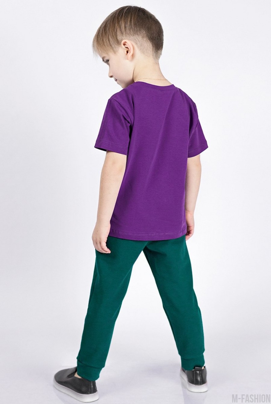 Фиолетовая трикотажная футболка с принтом- Фото 3