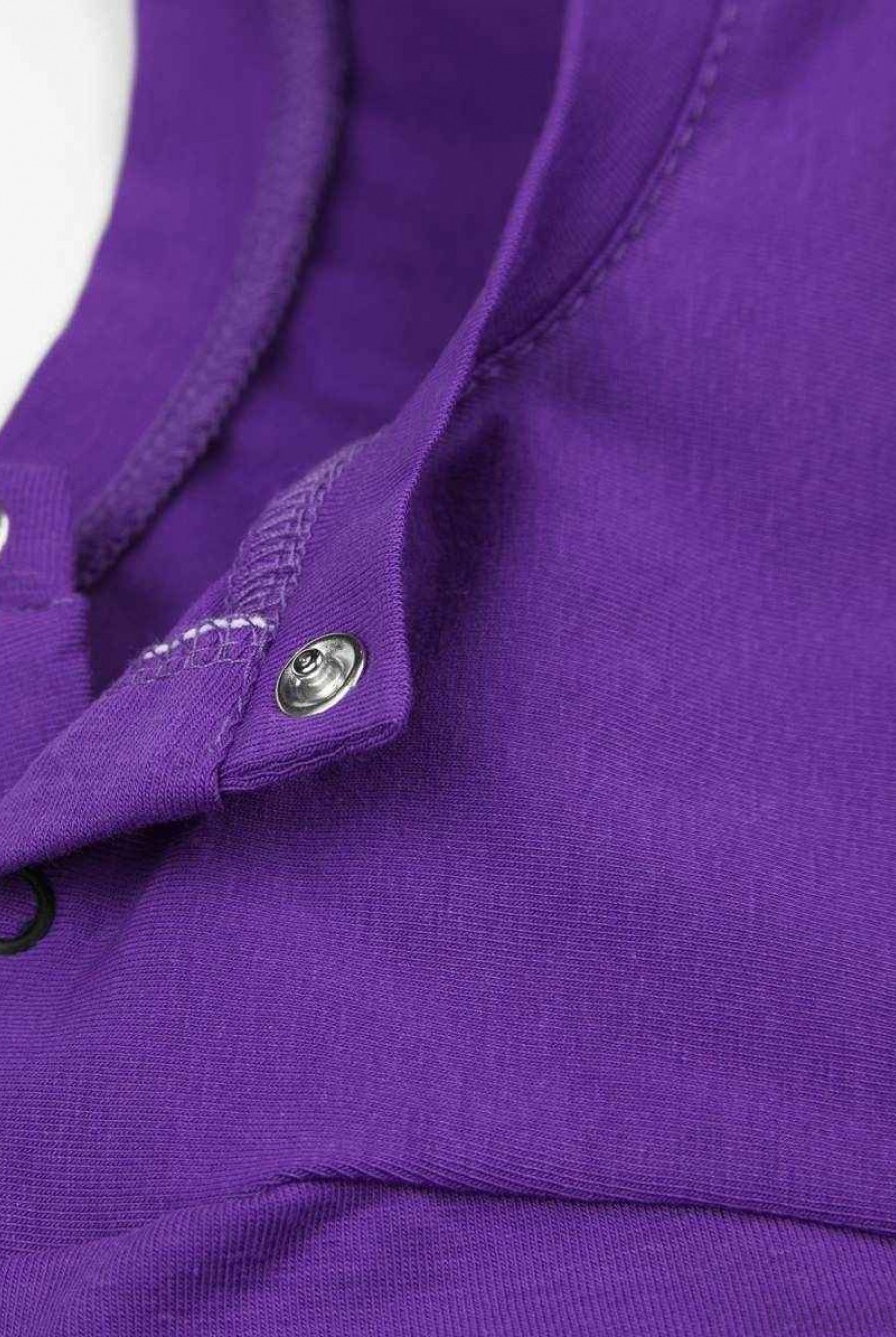 Фиолетовая трикотажная футболка с принтом- Фото 5