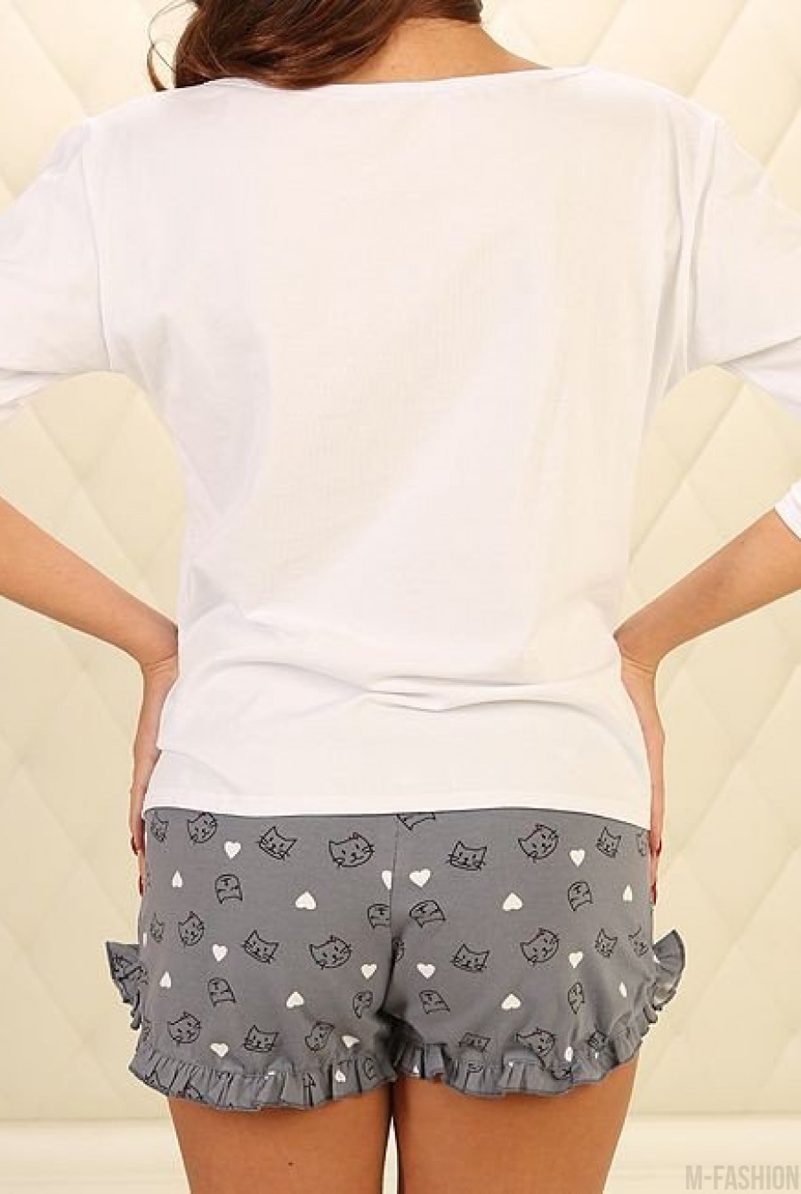 Бело-серая принтованная пижама с шортами- Фото 5