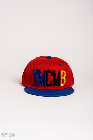 Красная кепка с сине-черно-желтой вышивкой YMCMB